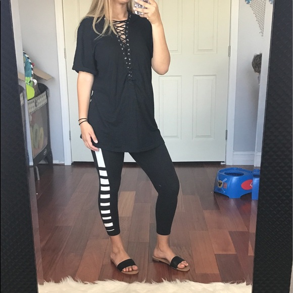 •MAJOR CLEARANCE• BLACK Flat Band Sandals - Picture 6 of 6