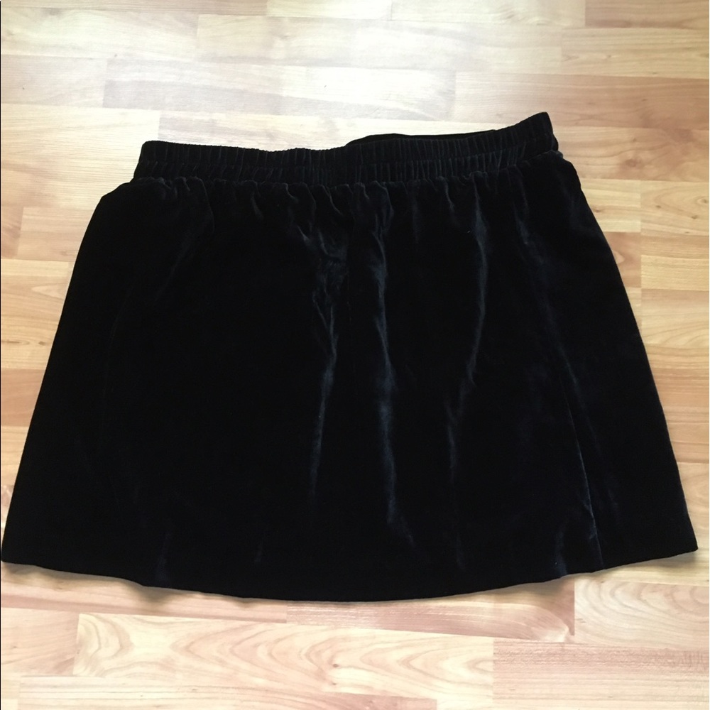 NWT Crushed Velvet Mini Skirt