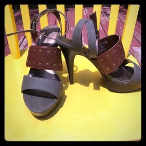 Olive & Tan heeled sandal