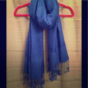 Blue patterned pashmina scarf
