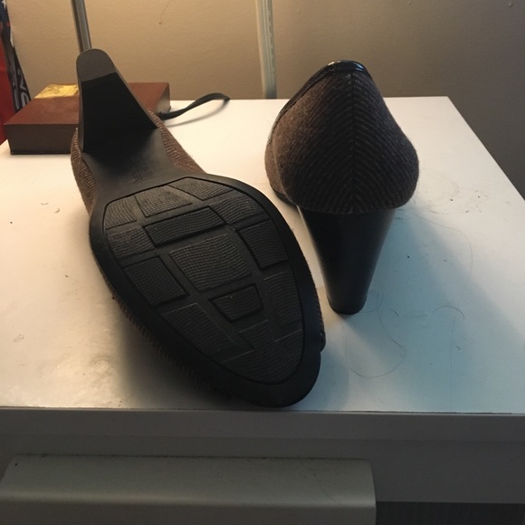 Naturalizer Heels - Picture 3 of 3