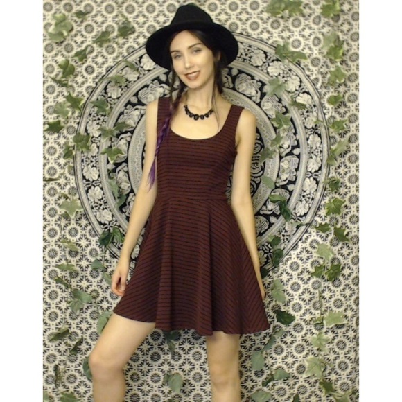 No Brand Dresses & Skirts - ✨🍒Flirty Maroon Striped Dress!🍒✨