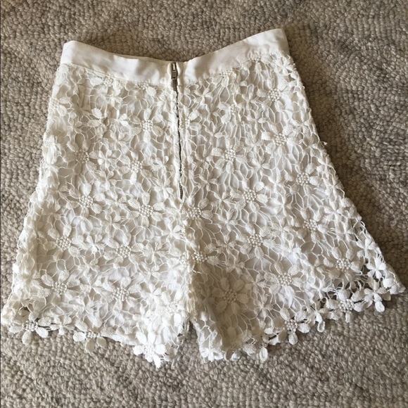 LF White Floral Crochet Shorts - High Waisted - Picture 3 of 8