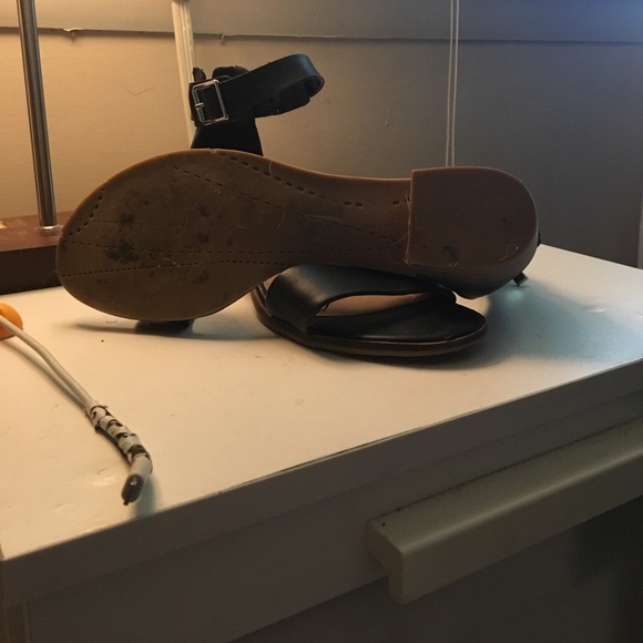 DV Sandals - Picture 2 of 3