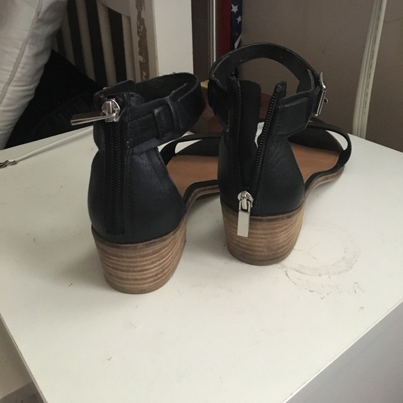 DV Sandals - Picture 3 of 3