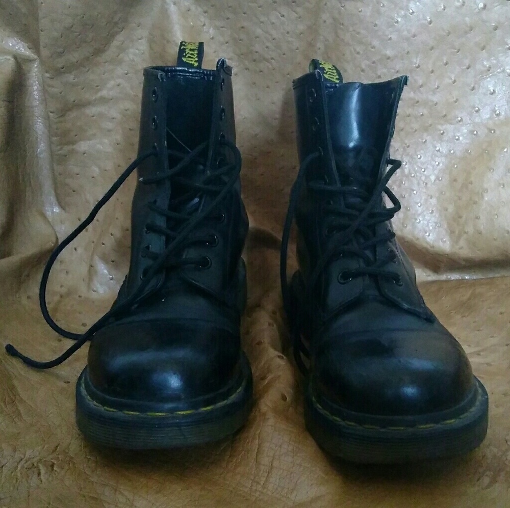 🚨🚨🚨 FLASH SALE 🚨🚨🚨 Doc Martens 1460