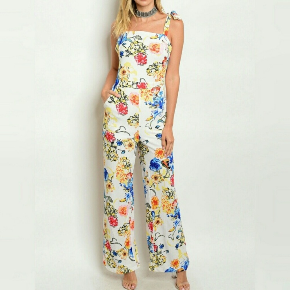 💕 SALE!!! 💕 Floral Jumpsuit!