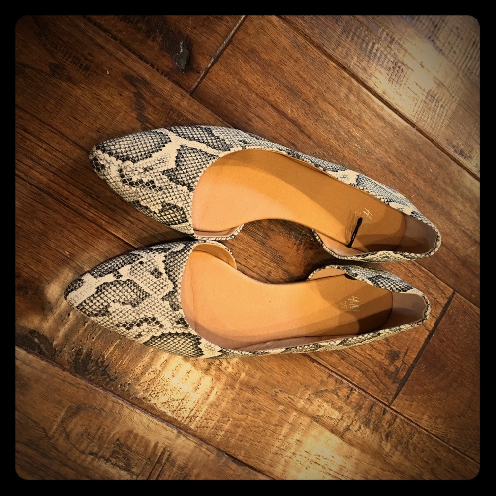 H&M snake print flats / NEW / Never worn