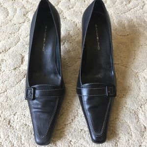 Bandolino Black Leather Pumps
