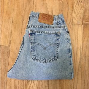Vintage Levi's 550 light wash jeans