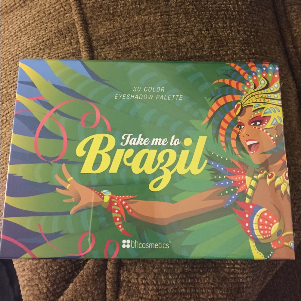 Take me to Brazil eyeshadow palette