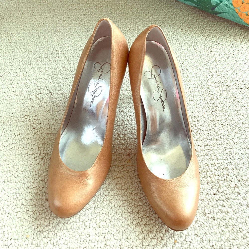 Jessica Simpson brown pumps