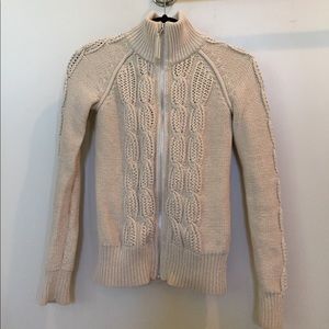 Perfect beige Banana Republic cable knit sweater