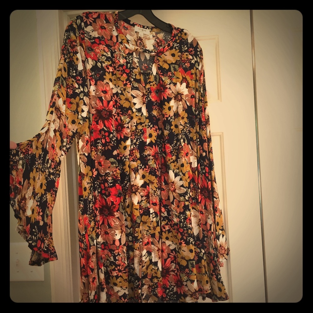 Umgee USA floral bell sleeve dress sz L
