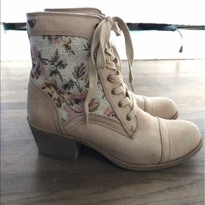 Roxy cowgirl lace combat style boots