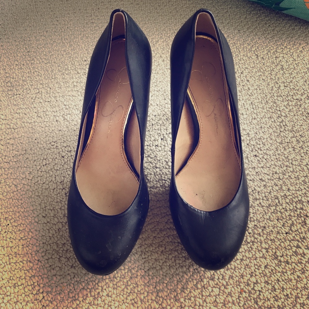 Jessica Simpson black platform pumps. Size 6 1/2