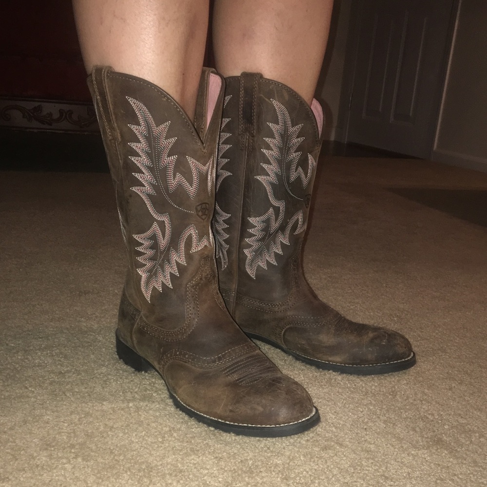 ❌ SOLD ❌ Ariat Cowgirl Boots