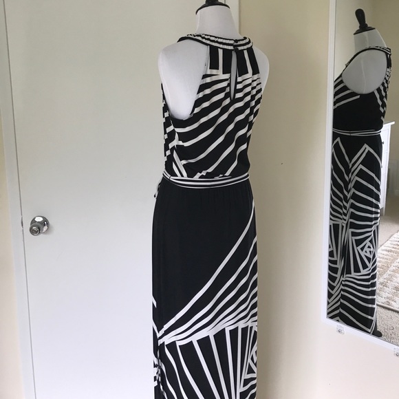 STUNNING GRAPHICS BCBG MAXAZRIA DRESS. - Picture 6 of 8