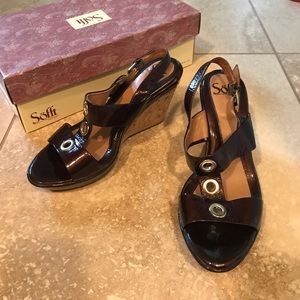 Sandals Wedges brown -Excellent condition🌷