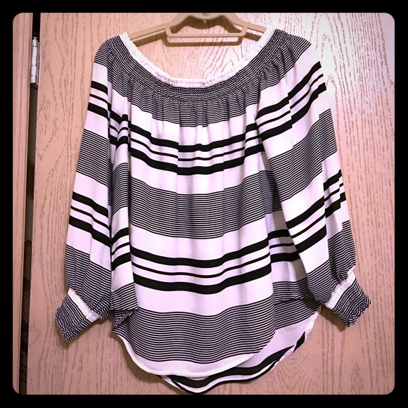 Express CUTE Off the Shoulder Top Size M - Picture 1 of 3