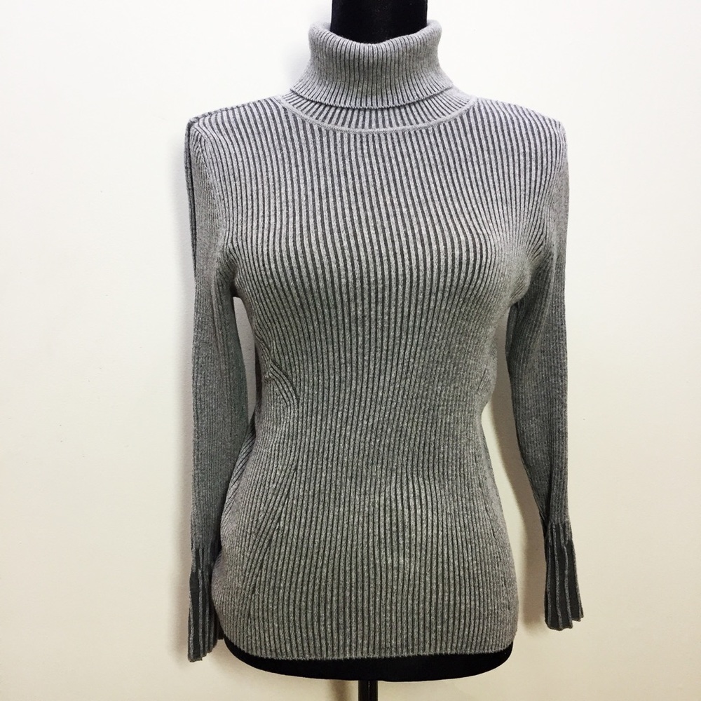 NEW grey long sleeve turtleneck top size Medium