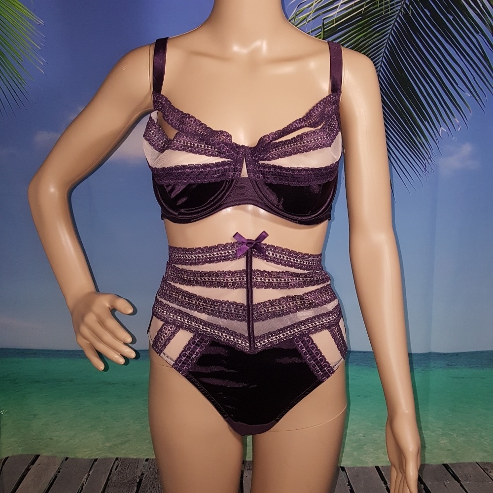 *Sold* 42C Cacique Balconette Cage Bra Underwire