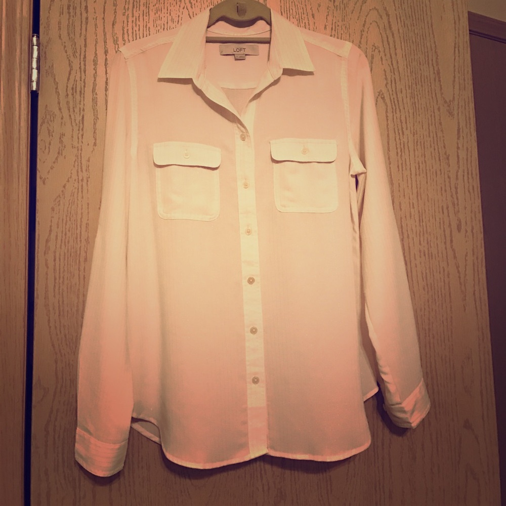 NWOT Ann Taylor cream blouse Size S