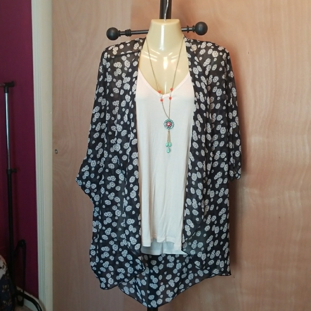 Daisy print kimono