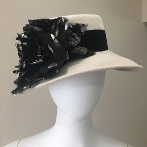 Louise Green hat