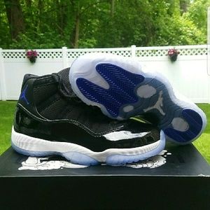 Jordan 11 space jam 2016 US size 9.5