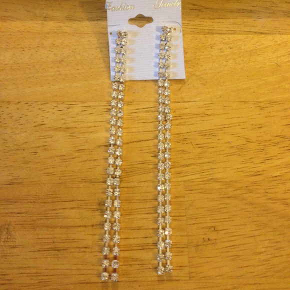 Crystal long earring - Picture 1 of 4