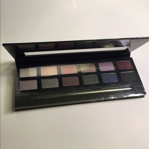 METALS 12 Jewel Tone Eye Shadow Palette