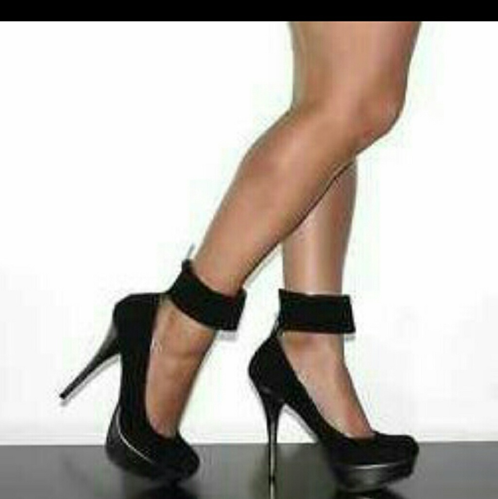 Ankle strap pumps