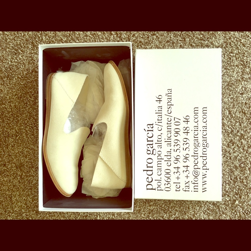 Pedro García Yoshi Suede slip on loafer Beige.