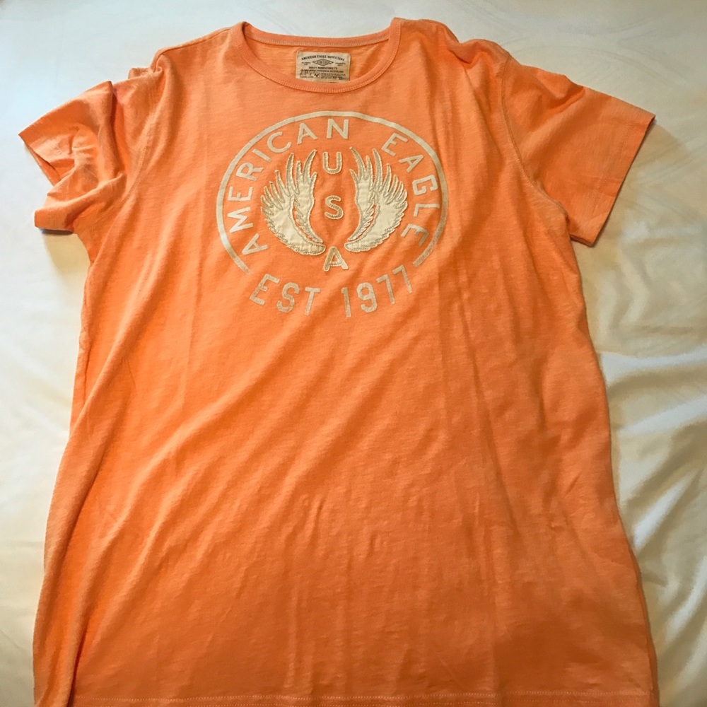American Eagle tee