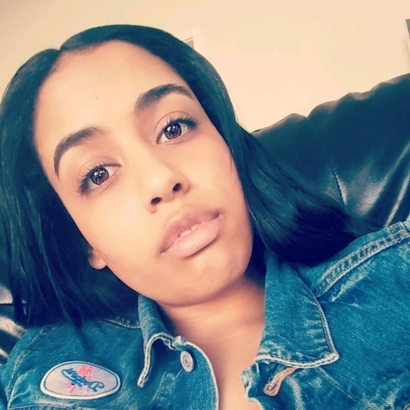 Meet your Posher, Sara - Picture 1 of 1