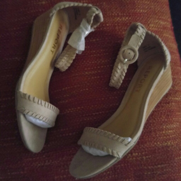 REPORT Miriam Taupe Wedges - Picture 2 of 7