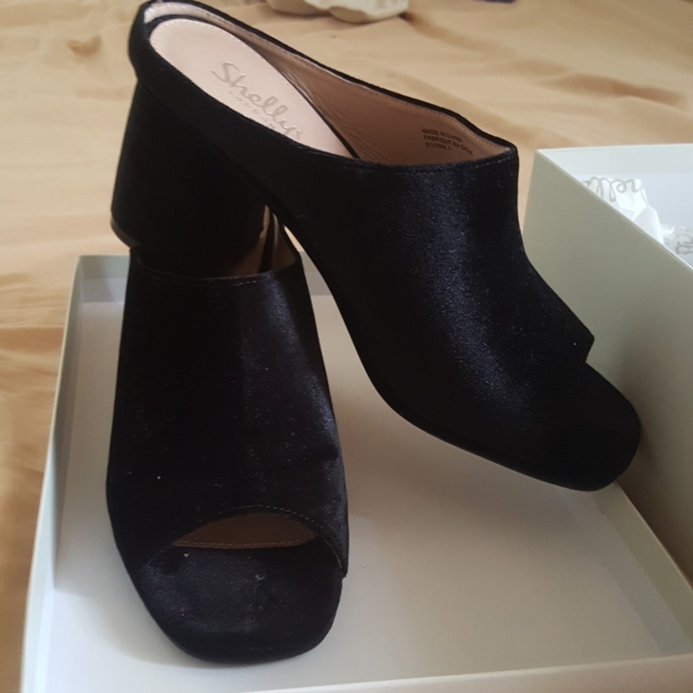 Shellys London Mules