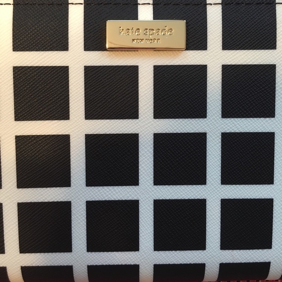 Make an offer! NWT! Kate Spade wallet - Picture 2 of 4