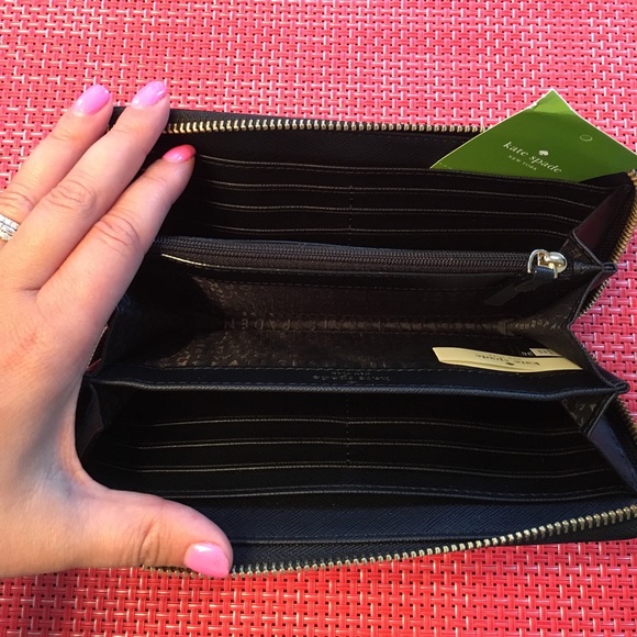 Make an offer! NWT! Kate Spade wallet - Picture 4 of 4