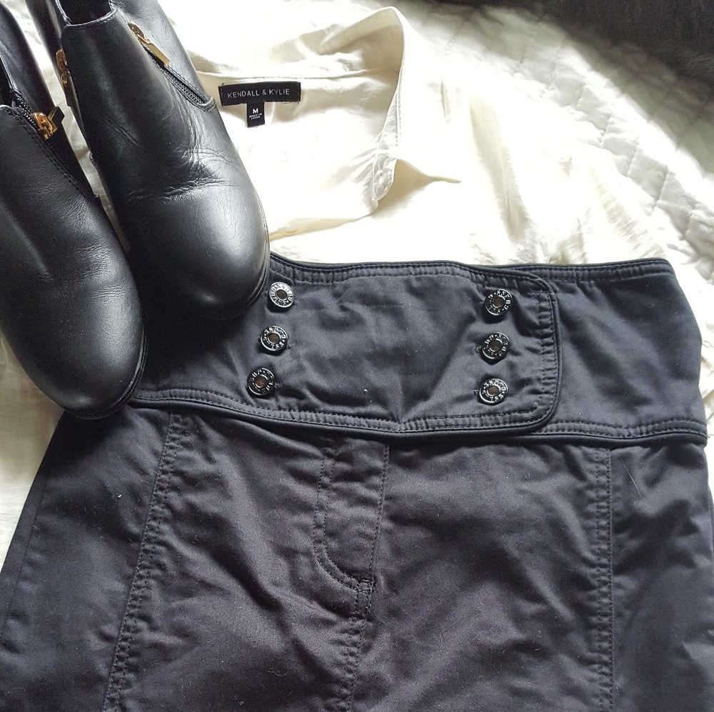 Black Guess skirt