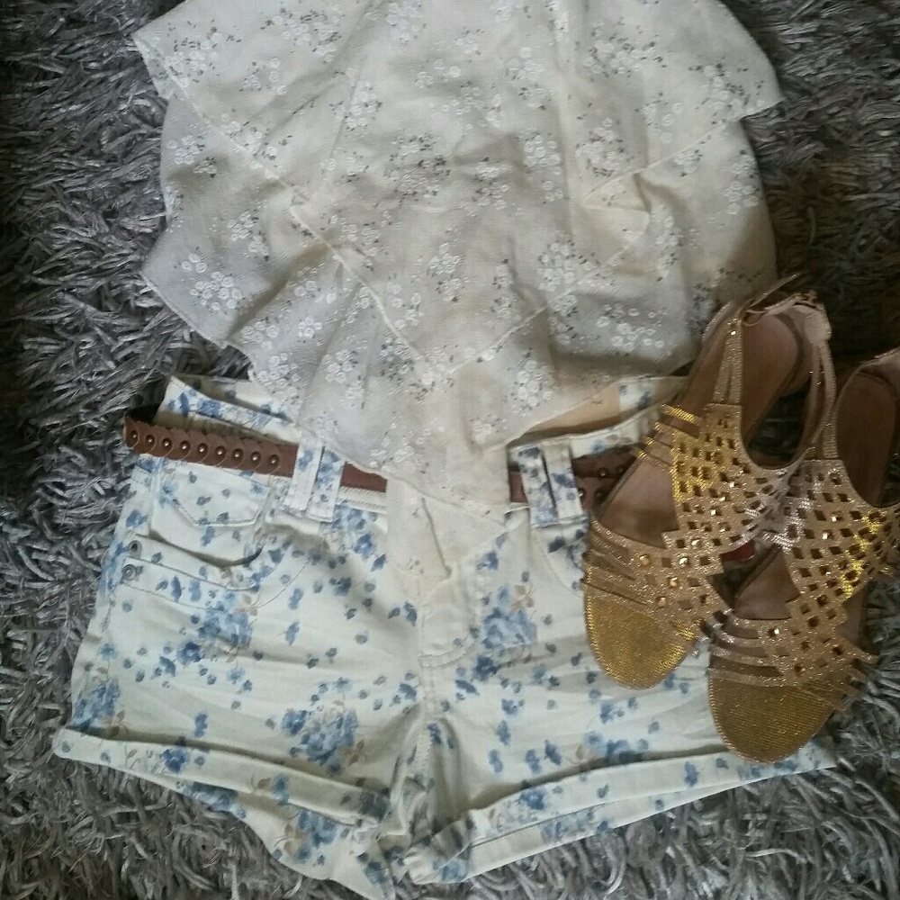 Mossimo lower waist straight hip printed shorts