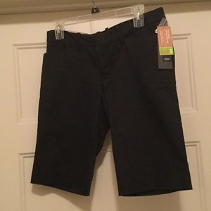 NWT Black Bermuda/ Golf shorts by Mossimo. Size 8