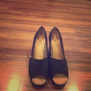 TOMS black wedges size 10