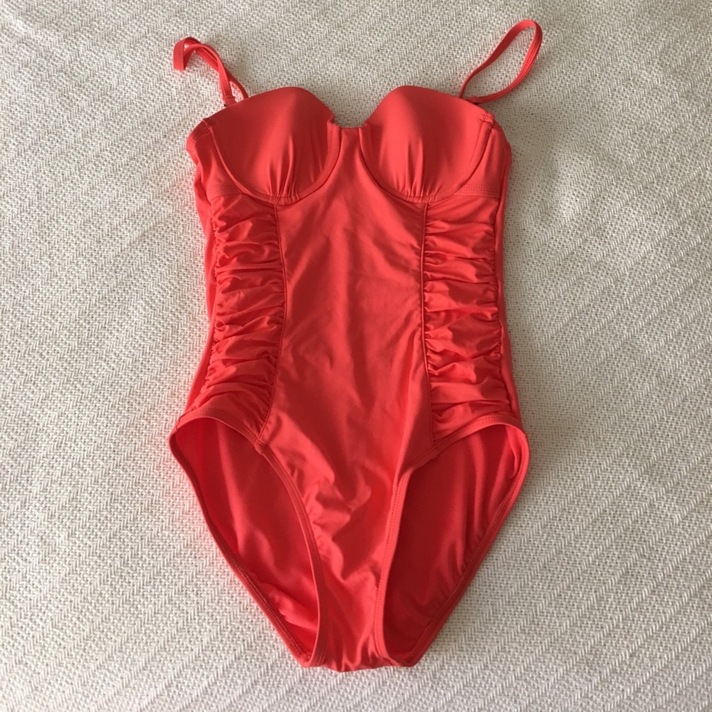 ONE PIECE SWIM SUIT // Hello Summertime!