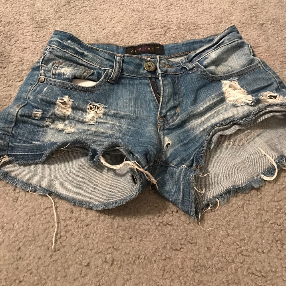 Shorts - Picture 3 of 3