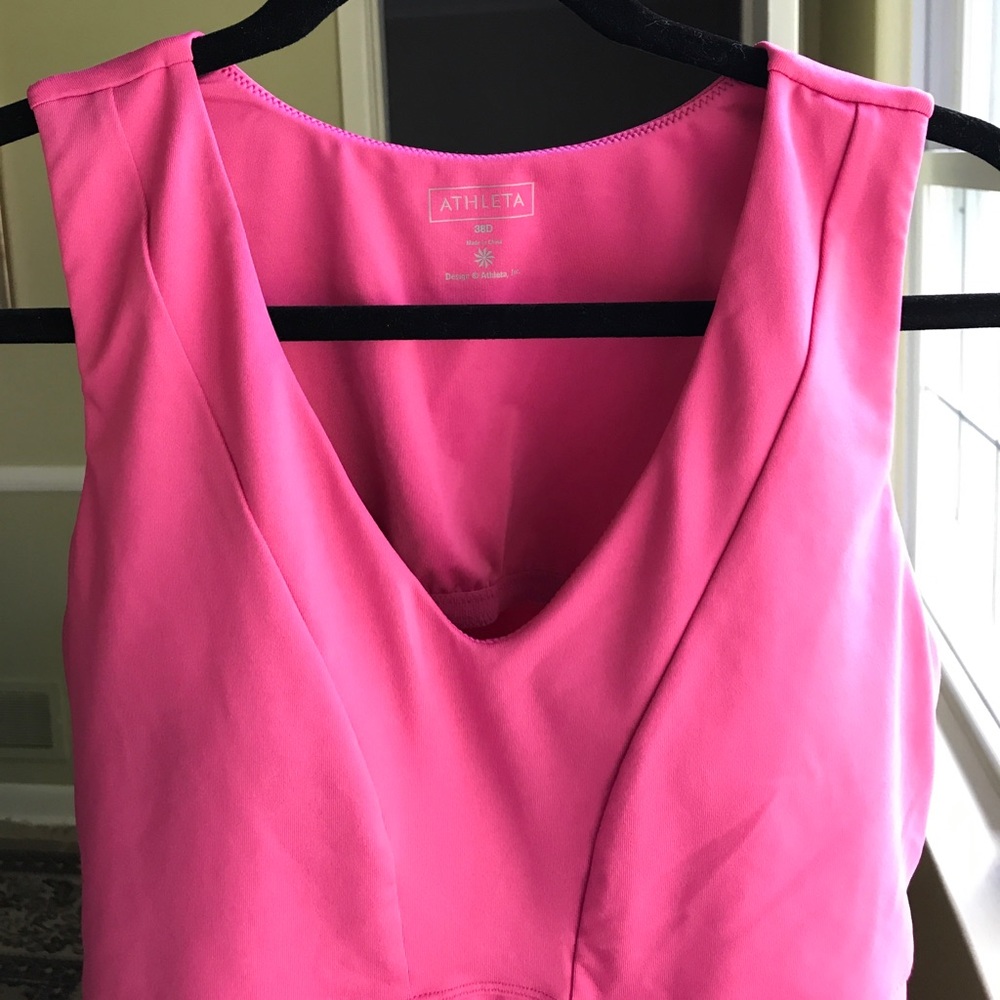NWOT Athleta tank with built in support bra