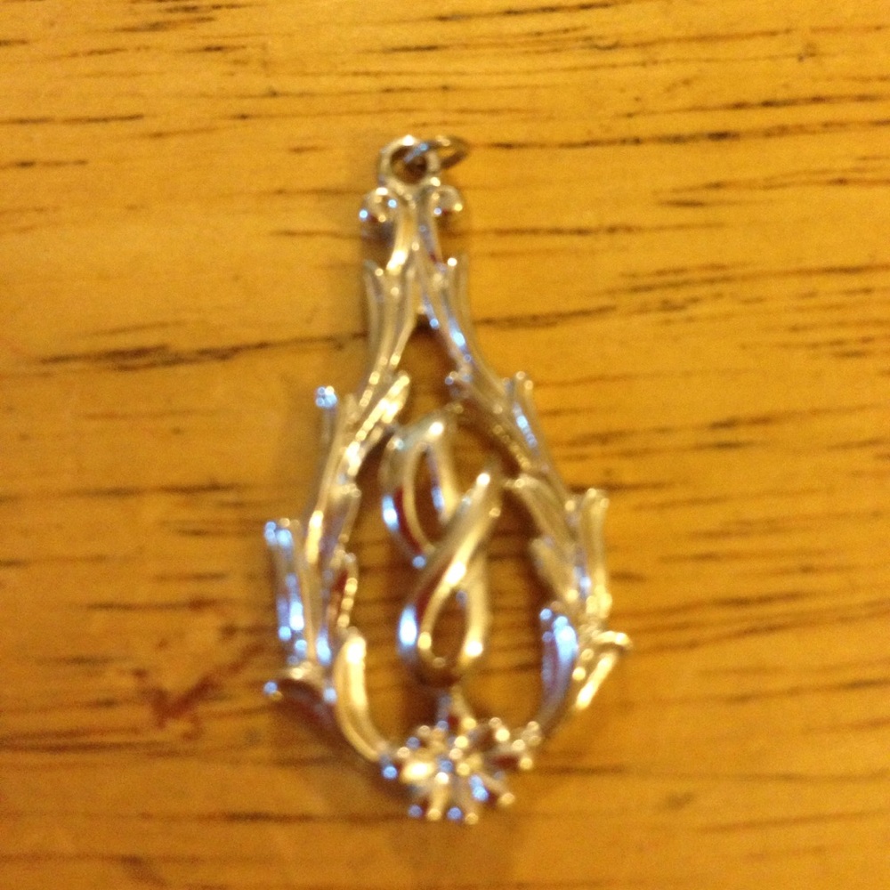 Sarah pendent
