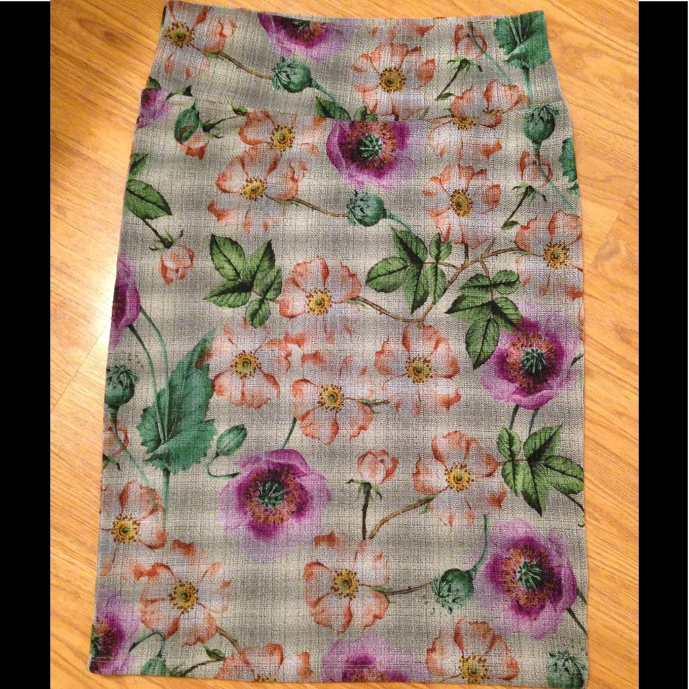 LuLaRoe Floral Large Cassie NWOT