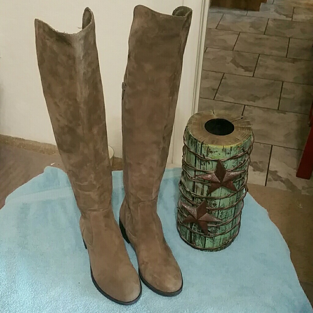 Beautiful Boots By Calvin Klein Size 5 1/2